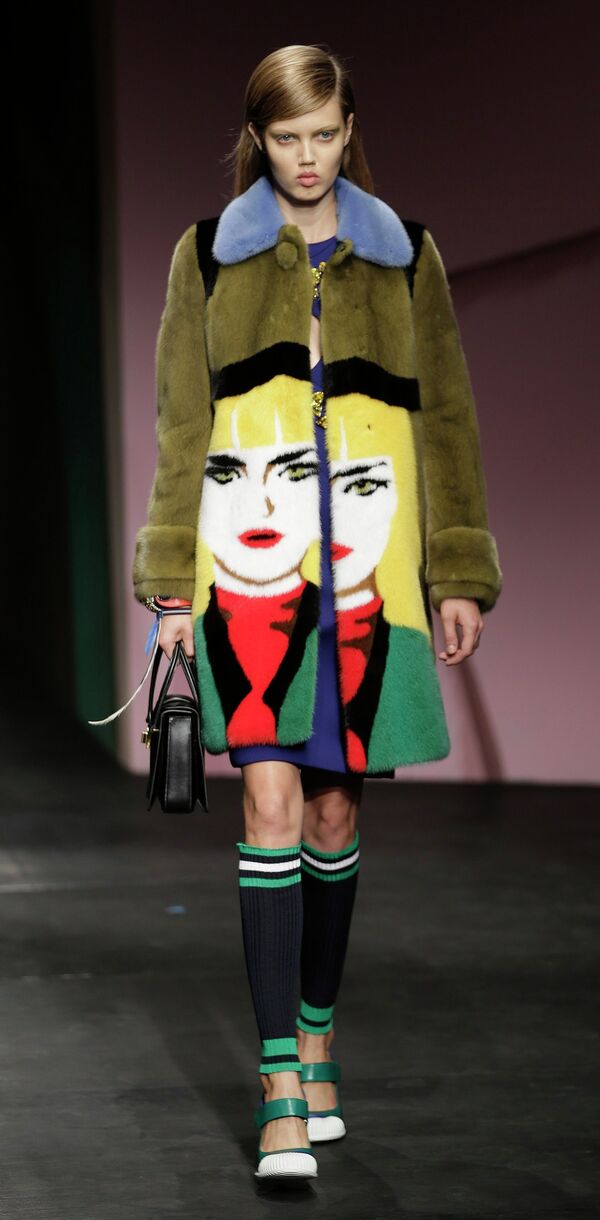 Показ весенне-летней коллекции Prada на Неделе моды в Милане Показ весенне-летней коллекции Prada на Неделе моды в Милане