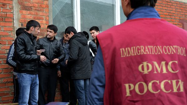 Рейд ФМС по выявлению нелегальных мигрантов в Москве Рейд ФМС по выявлению нелегальных мигрантов в Москве