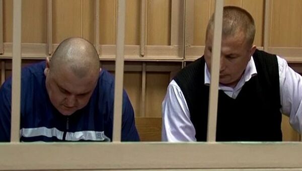 Бывшие полицейские предстали перед судом из-за ЧП на Матвеевском рынке Бывшие полицейские предстали перед судом из-за ЧП на Матвеевском рынке