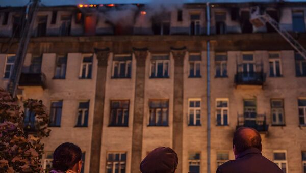 Пожар в жилом доме в центре Санкт-Петербурга. Фото с места события Пожар в жилом доме в центре Санкт-Петербурга. Фото с места события