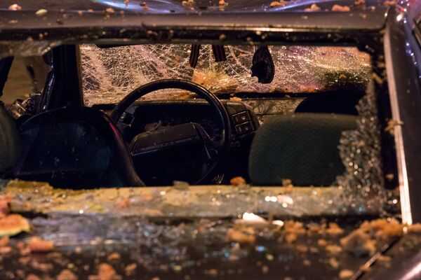 Последствия массовых беспорядков в московском районе Бирюлево. Последствия массовых беспорядков в московском районе Бирюлево.