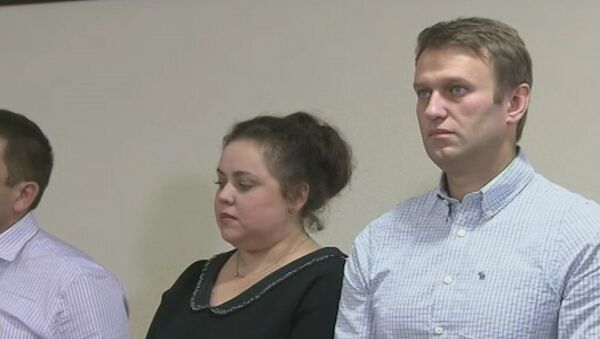 Суд изменил наказание Навальному и Офицерову. Кадры из зала заседаний Суд изменил наказание Навальному и Офицерову. Кадры из зала заседаний
