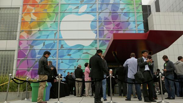 Презентация Apple в Йерба Буэна Сентер, Сан-Франциско (США). Архивное фото Презентация Apple в Йерба Буэна Сентер, Сан-Франциско (США). Архивное фото