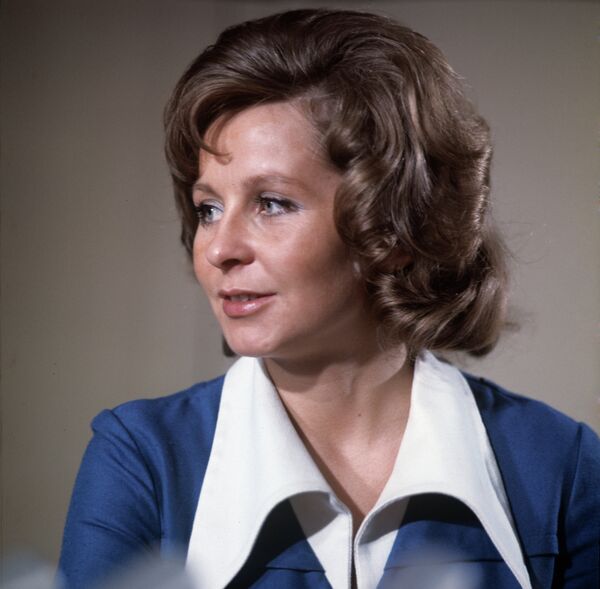 Диктор Центрального телевидения СССР Ангелина Михайловна Вовк Диктор Центрального телевидения СССР Ангелина Михайловна Вовк