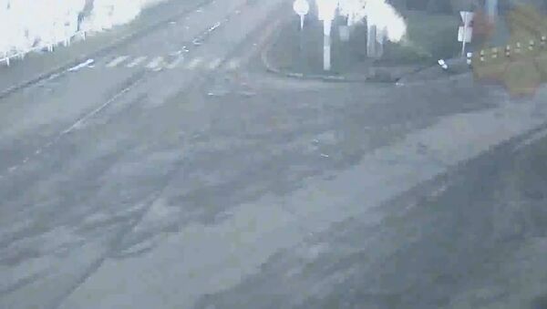 Вспышку яркого света зафиксировали камеры видеонаблюдения в Подмосковье Вспышку яркого света зафиксировали камеры видеонаблюдения в Подмосковье