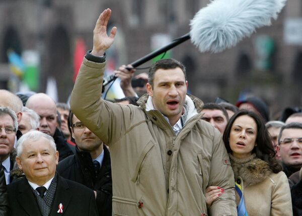 Виталий Кличко на митинге сторонников евроинтеграции в Киеве Виталий Кличко на митинге сторонников евроинтеграции в Киеве