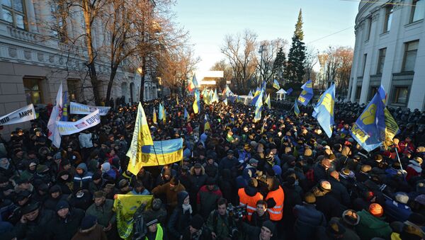 Пикет сторонников евроинтеграции Украины у здания Верховной Рады в Киеве. Архивное фото Пикет сторонников евроинтеграции Украины у здания Верховной Рады в Киеве. Архивное фото