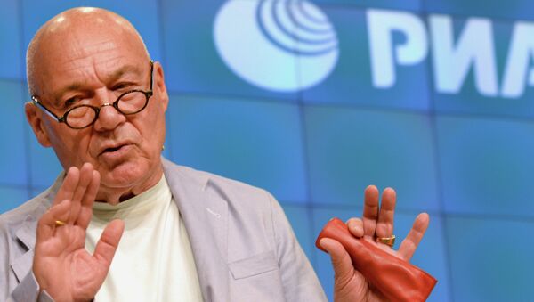 Тележурналист Владимир Познер. Архивное фото Тележурналист Владимир Познер. Архивное фото