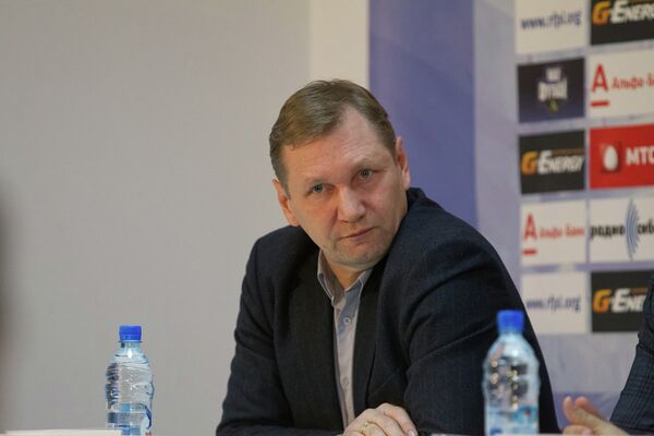 Василий Баскаков на пресс-конференции по случаю окончания года в ФК Томь Василий Баскаков на пресс-конференции по случаю окончания года в ФК Томь
