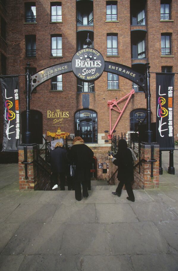Вход в музей The Beatles Story в Ливерпуле Вход в музей The Beatles Story в Ливерпуле