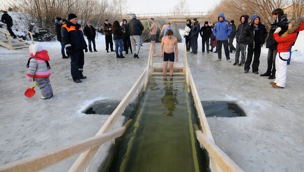 С верой в холодную воду: крещенские купания в Красноярске С верой в холодную воду: крещенские купания в Красноярске