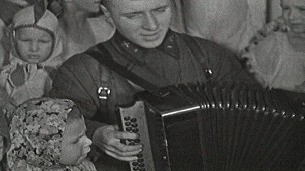 Детский утренник в бомбоубежище. Новый год в блокадном Ленинграде Детский утренник в бомбоубежище. Новый год в блокадном Ленинграде