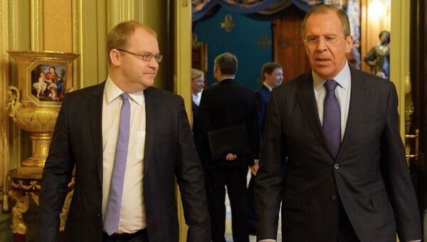 Министр иностранных дел Эстонии Урмас Паэт (слева) и министр иностранных дел России Сергей Лавров. Архивное фото Министр иностранных дел Эстонии Урмас Паэт (слева) и министр иностранных дел России Сергей Лавров. Архивное фото