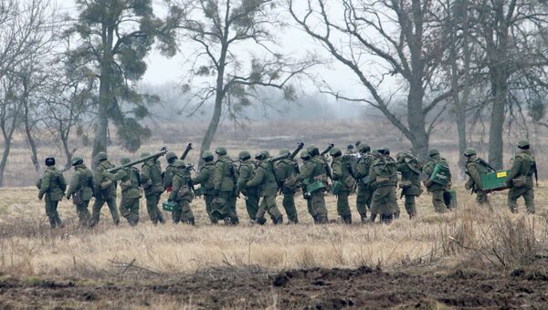 Учения мотострелкового полка береговых войск Балтийского флота. Архивное фото Учения мотострелкового полка береговых войск Балтийского флота. Архивное фото