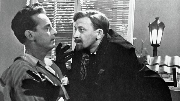 Евстигнеев и Сафонов в фильме Гиперболоид инженера Гарина Евстигнеев и Сафонов в фильме Гиперболоид инженера Гарина