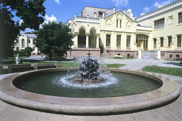 Внутренний двор особняка МИД РФ на улице Спиридоновка Внутренний двор особняка МИД РФ на улице Спиридоновка