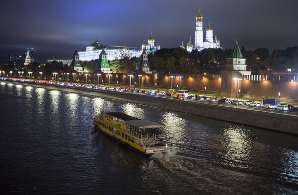 Теплоход на Москве-реке Теплоход на Москве-реке