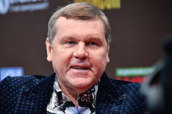 Певец Александр Новиков Певец Александр Новиков