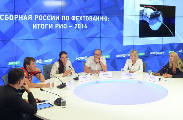 Спортсмены главный тренер сборной России по фехтованию Спортсмены главный тренер сборной России по фехтованию