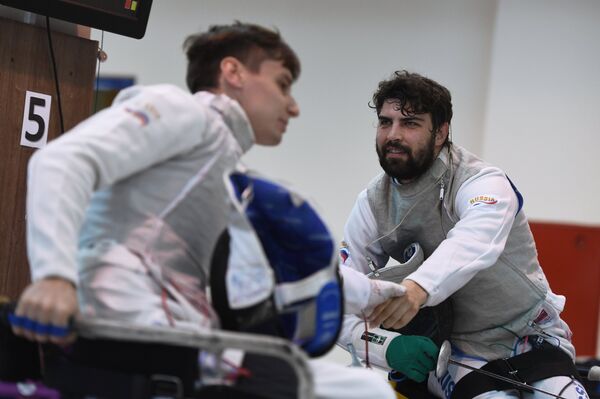 Спортсмен Роман Федяев (справа) Спортсмен Роман Федяев (справа)