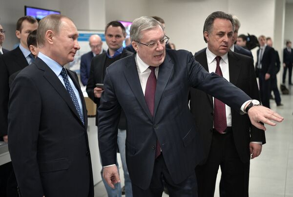 Владимир Путин, Виктор Толоконский и Виталий Мутко (слева направо) Владимир Путин, Виктор Толоконский и Виталий Мутко (слева направо)