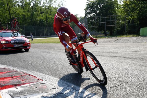 Российский велогонщик команды Katusha-Alpecin Ильнур Закарин Российский велогонщик команды Katusha-Alpecin Ильнур Закарин