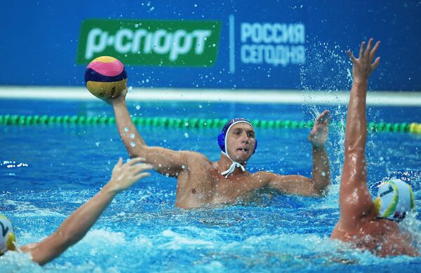 Игроки в матче мужского суперфинала мировой лиги по водному поло между сборными России и Австралии Игроки в матче мужского суперфинала мировой лиги по водному поло между сборными России и Австралии