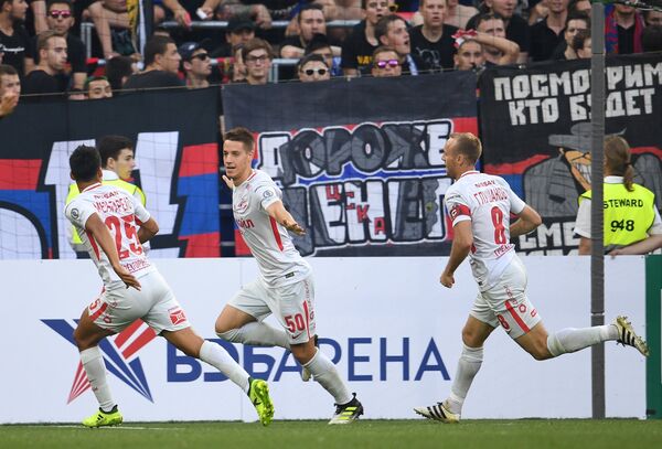 Футболисты Спартака Лоренсо Мельгарехо, Марио Пашалич и Денис Глушаков Футболисты Спартака Лоренсо Мельгарехо, Марио Пашалич и Денис Глушаков