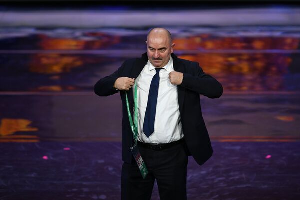 Главный тренер сборной России Станислав Черчесов Главный тренер сборной России Станислав Черчесов