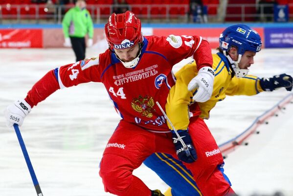 Игрок сборной России Вадим Архипкин (слева) Игрок сборной России Вадим Архипкин (слева)