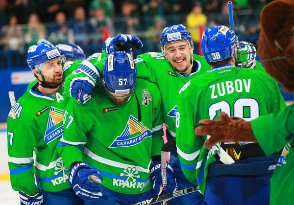 Игроки ХК Салават Юлаев Игроки ХК Салават Юлаев