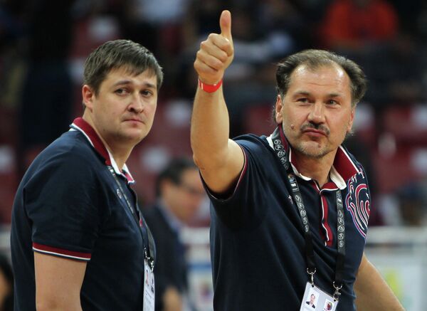 Александр Красненков (справа) Александр Красненков (справа)