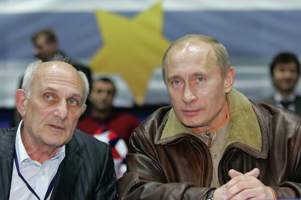 Владимир Путин и Анатолий Рахлин (справа налево) Владимир Путин и Анатолий Рахлин (справа налево)