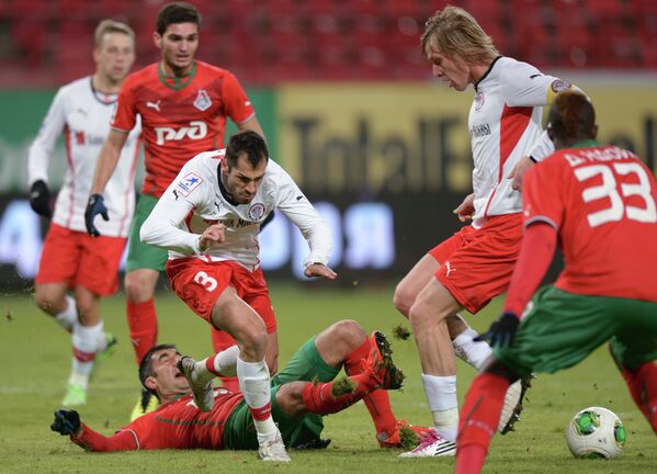 Игровой момент матча Локомотив - Амкар Игровой момент матча Локомотив - Амкар