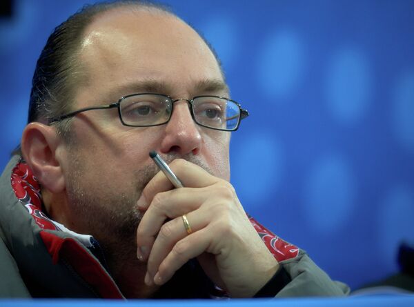 Старший тренер женской сборной России по керлингу Томас Липс Старший тренер женской сборной России по керлингу Томас Липс