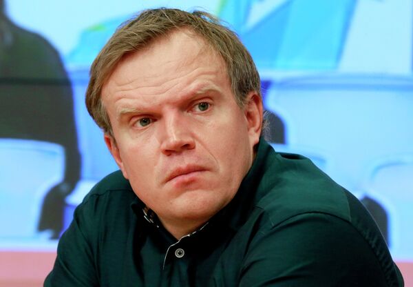 Денис Тихомиров Денис Тихомиров