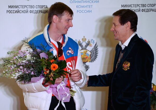 Александр Зубков (слева) Александр Зубков (слева)