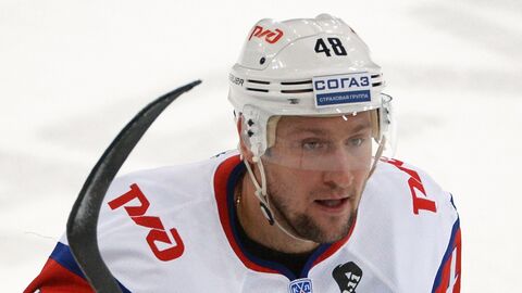 Нападающий ХК Локомотив Игорь Мусатов Нападающий ХК Локомотив Игорь Мусатов