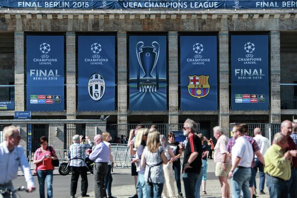 Олимпийский стадион в Берлине (Olympiastadion Berlin), где пройдет Финал Лиги чемпионов УЕФА 2014/15 между ФК Ювентус (Италия, Турин) и ФК Барселона (Испания, Барселона) Олимпийский стадион в Берлине (Olympiastadion Berlin), где пройдет Финал Лиги чемпионов УЕФА 2014/15 между ФК Ювентус (Италия, Турин) и ФК Барселона (Испания, Барселона)