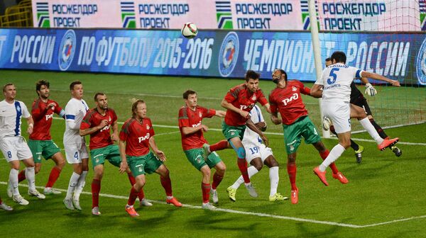 Игровой момент матча Локомотив - Крылья Советов Игровой момент матча Локомотив - Крылья Советов