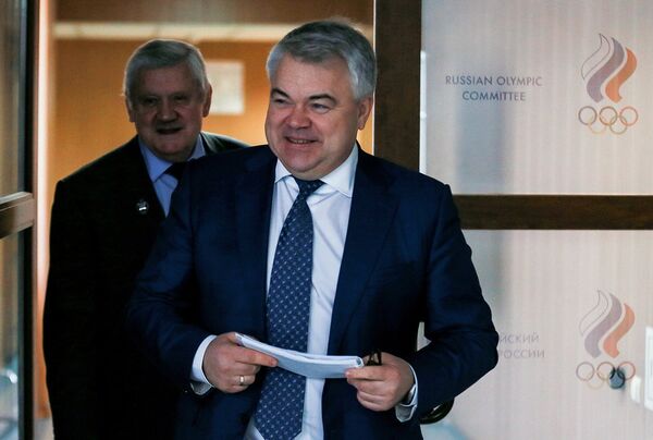 Генеральный секретарь Всероссийской федерации лёгкой атлетики (ВФЛА) Михаил Бутов (справа) Генеральный секретарь Всероссийской федерации лёгкой атлетики (ВФЛА) Михаил Бутов (справа)