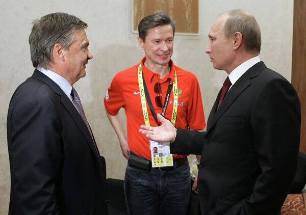 Владимир Путин, Вячеслав Быков и Рене Фазель (справа налево) Владимир Путин, Вячеслав Быков и Рене Фазель (справа налево)