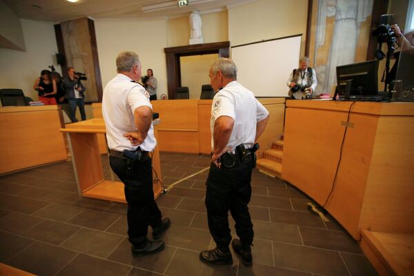 Суд в Марселе, где слушалось дело о беспорядках с участием российских футбольных болельщиков во Франции Суд в Марселе, где слушалось дело о беспорядках с участием российских футбольных болельщиков во Франции